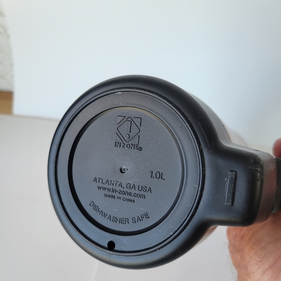 Used Thermos Metal Brass Color Black Handle 7 Eleven 1 Liter - Picture 4 of 7